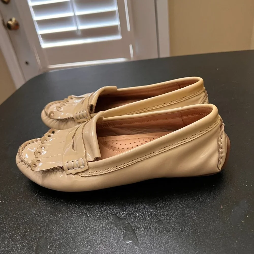 Bass cream leather loafer flats size 5 with knitted fringe
